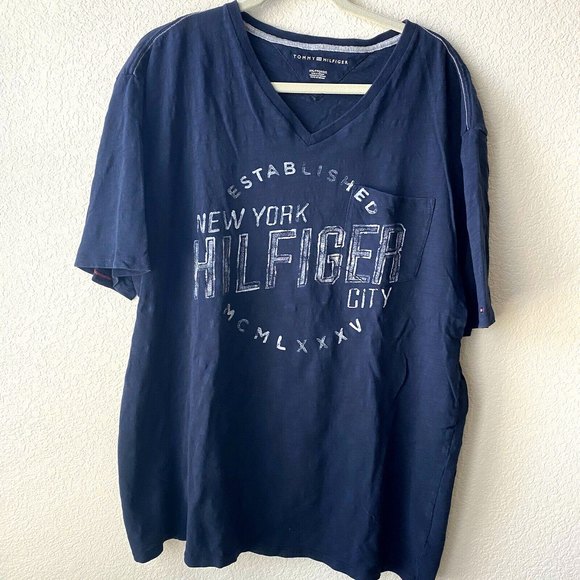 Tommy Hilfiger Other - Tommy Hilfiger mens Vneck Short Sleeve Graphic Shirt Size XL i1